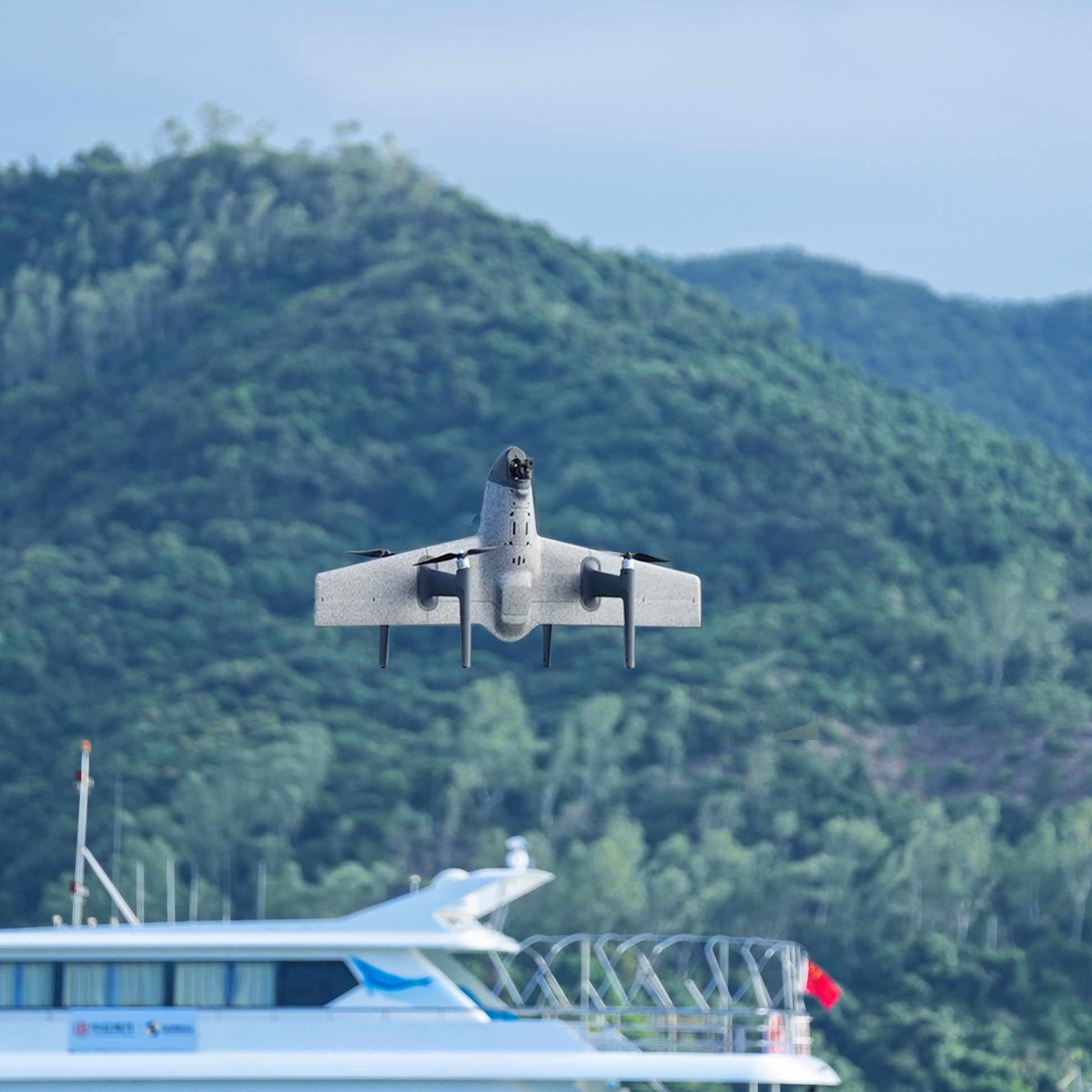 FPV drone with goggles 5
